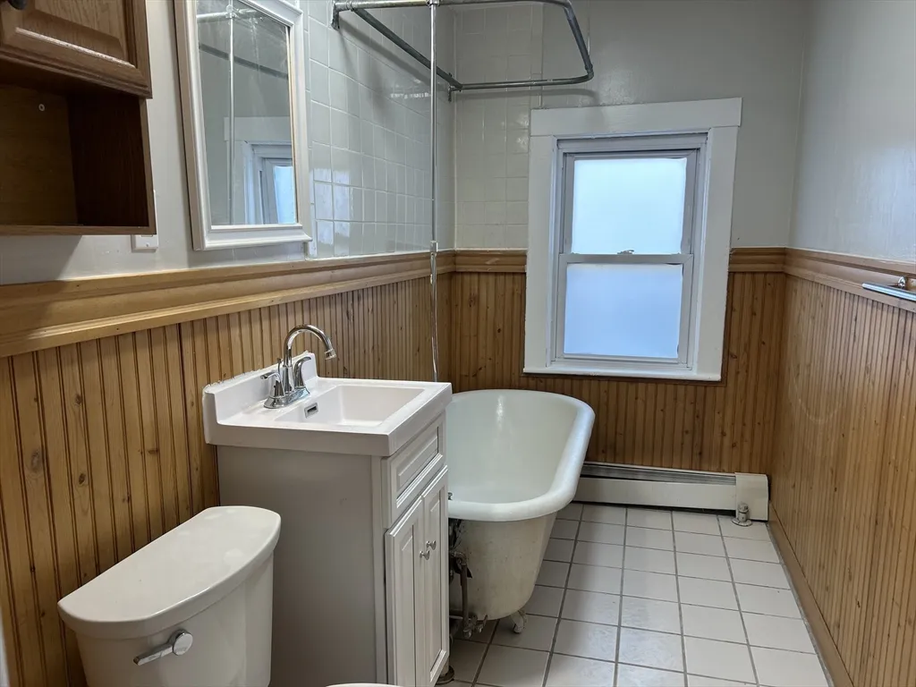 21 Carney St, Medford