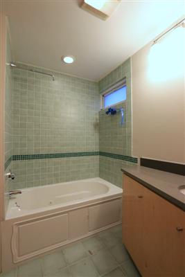 136 Columbia St, The Port