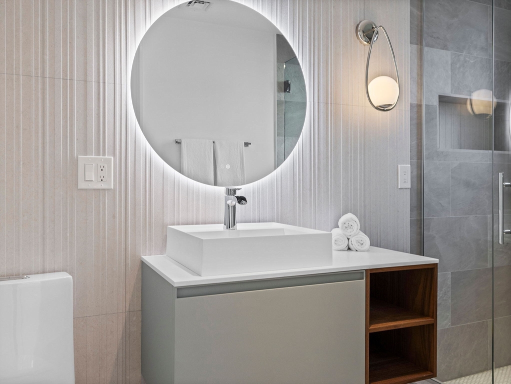 12 Deer St, Dorchester