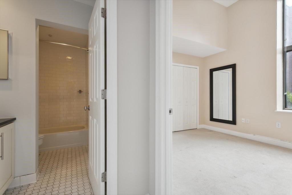 841 Parker St, Mission Hill