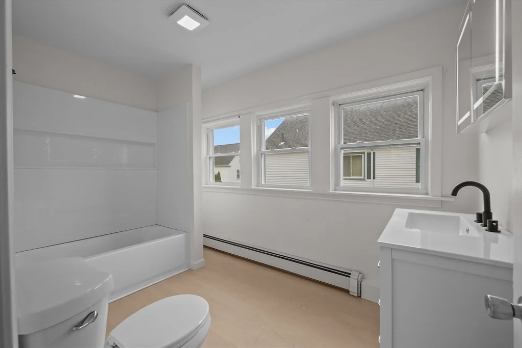 6 Coffin Avenue Ct, New Bedford