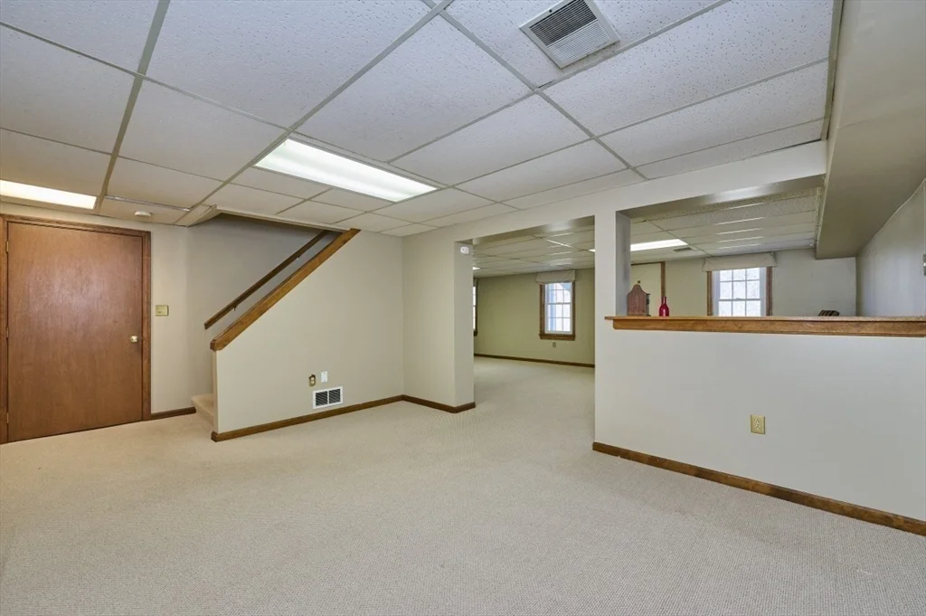 7 Gibbs Valley Path, Framingham