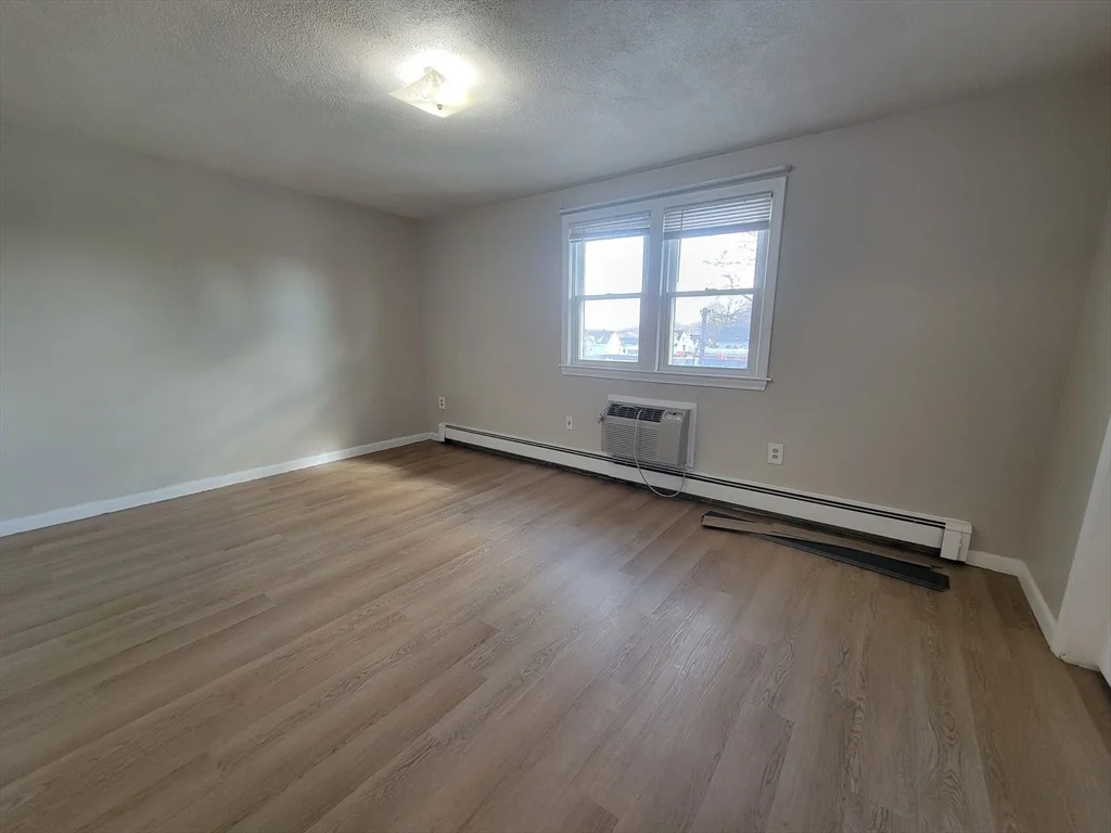 83 Pleasant St, Marlborough