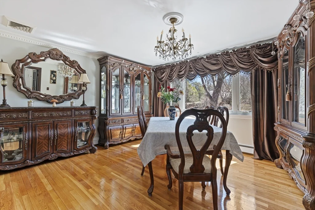 10 Stonewood Dr, Newton