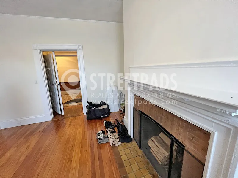 2 Ware St, Mid-Cambridge