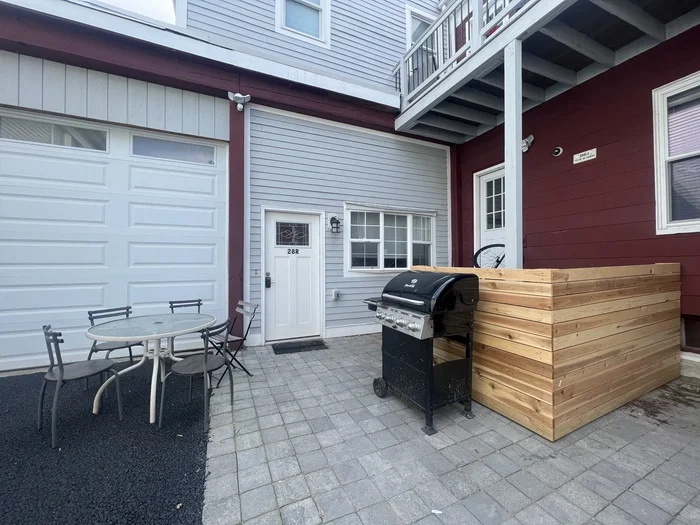 28 Otis St, East Somerville