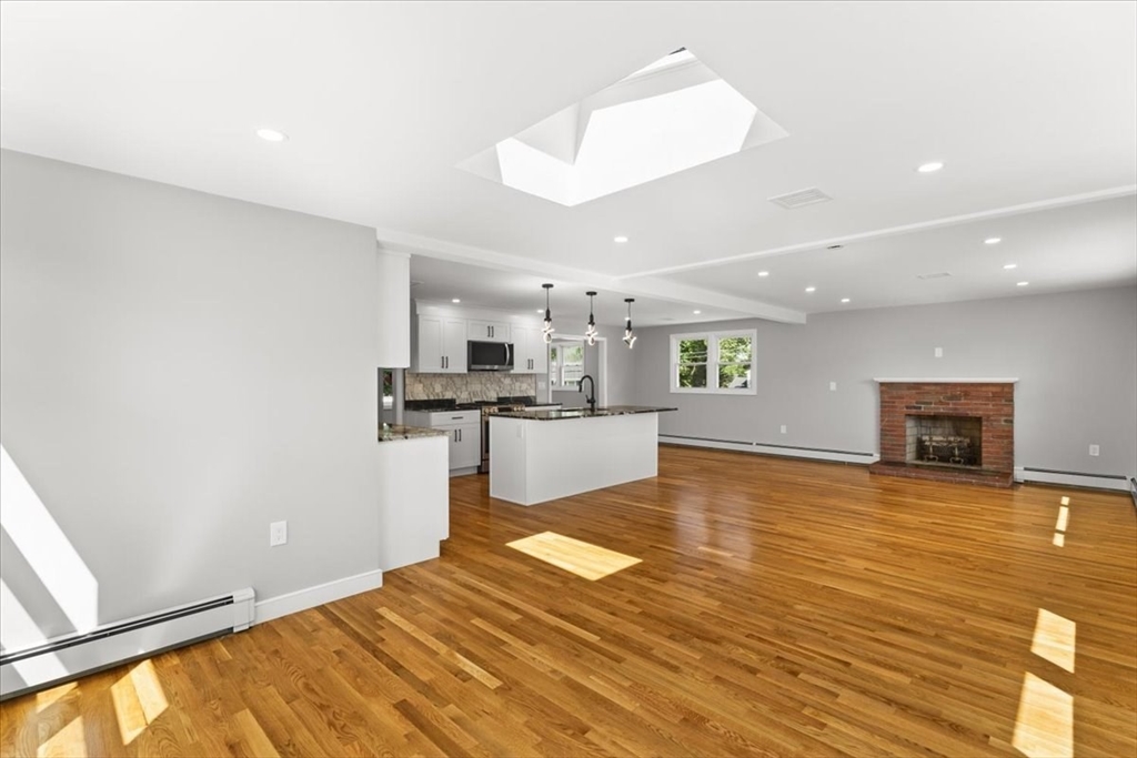 19 Coach Ln, Norwood