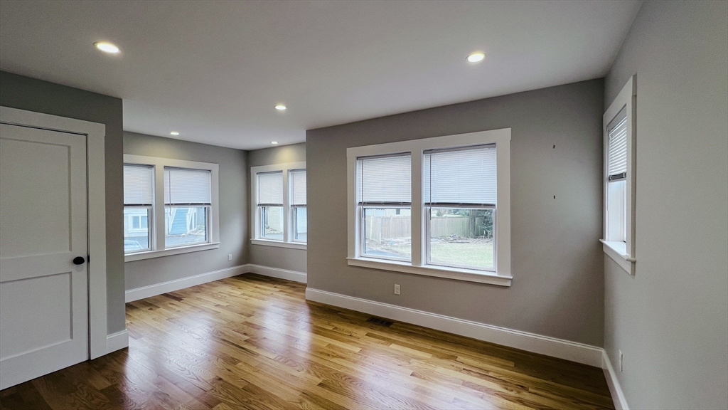 440 Washington St, Wellesley