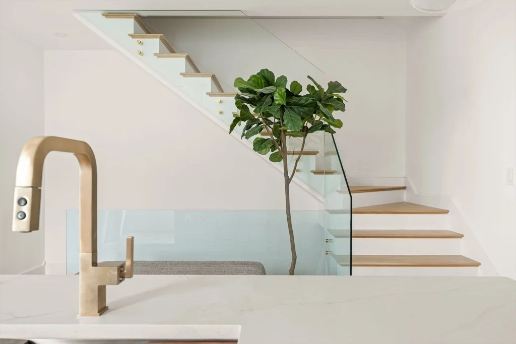 100 Bennington St, East Boston