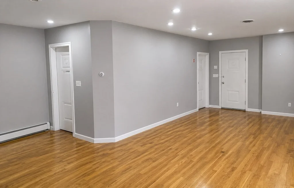 898 Huntington Ave, Mission Hill