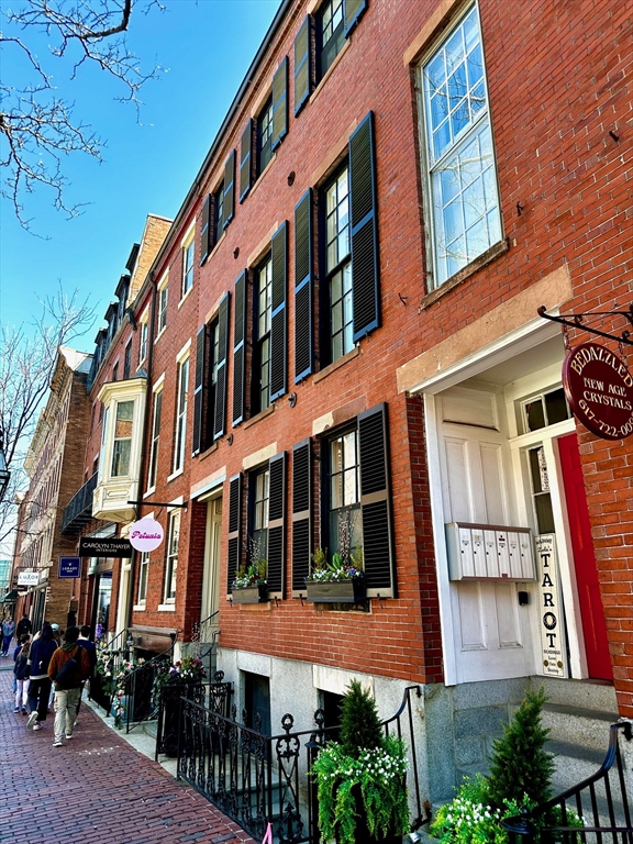 127 Charles St, Beacon Hill