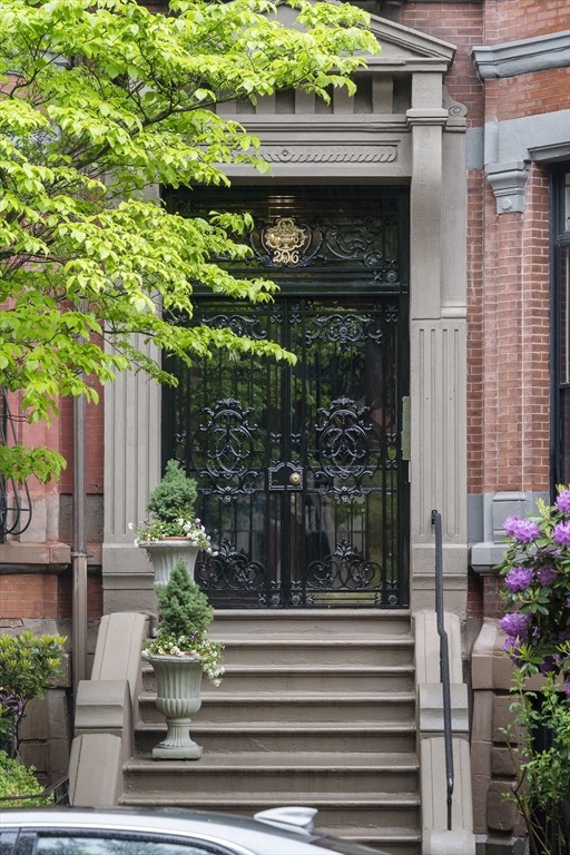 296 Commonwealth Ave, Back Bay