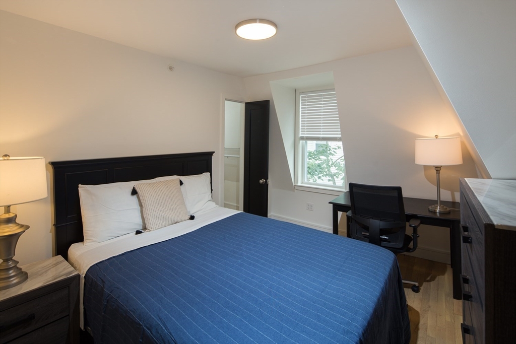 92 Brown St, Waltham