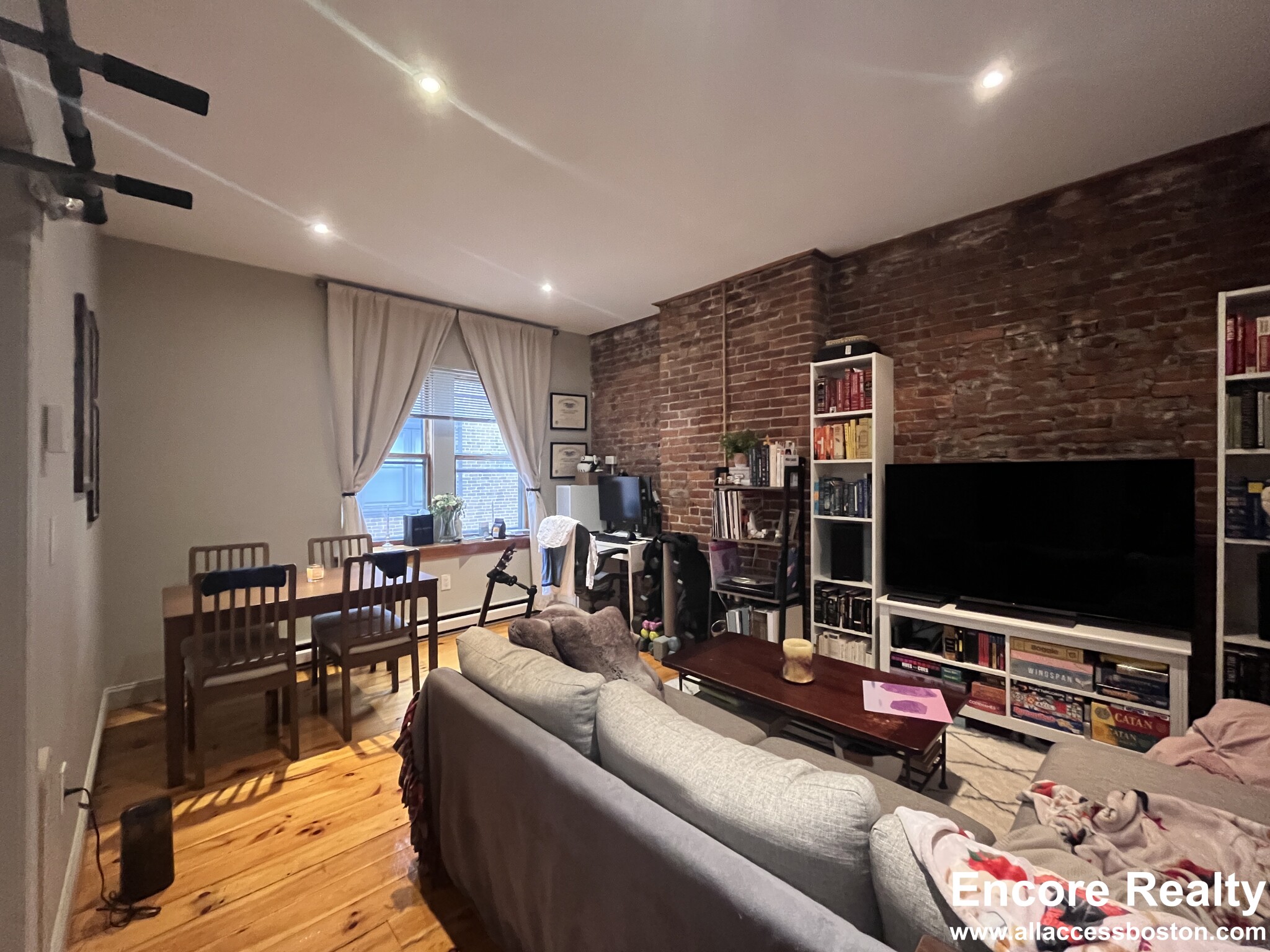 17 Garrison St, Back Bay