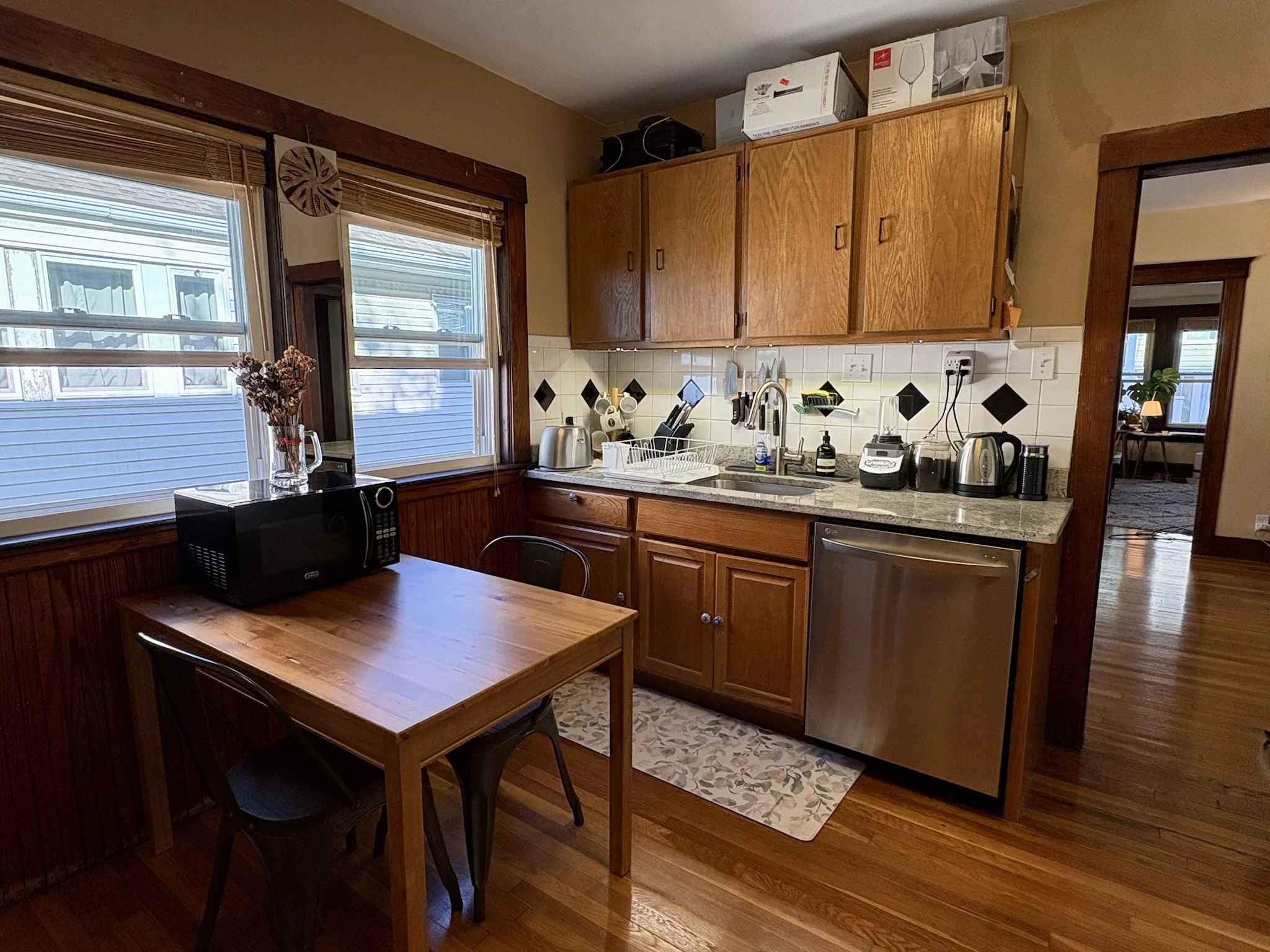 17 Sunset St, Mission Hill