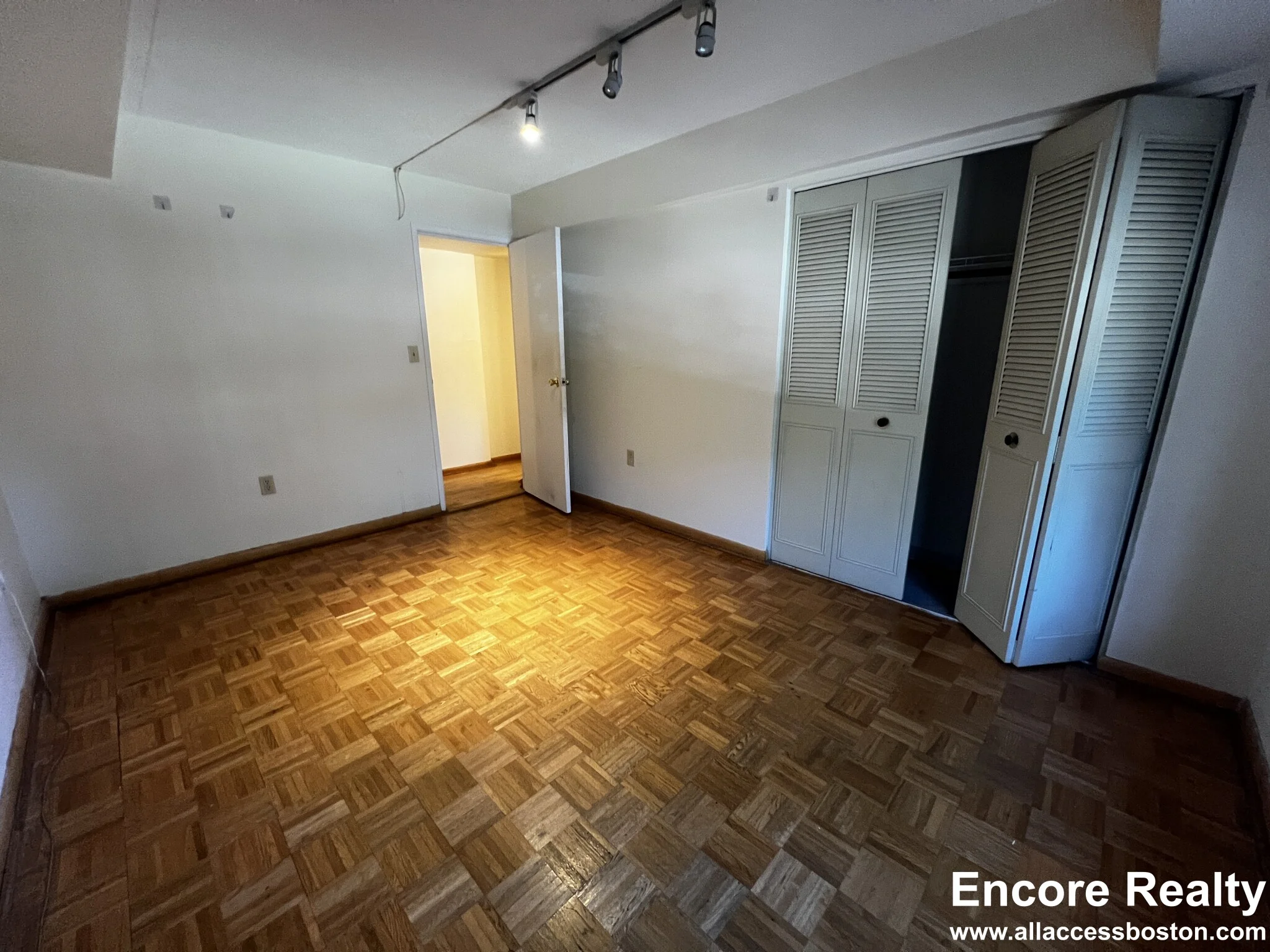 1243 Beacon St, Coolidge Corner