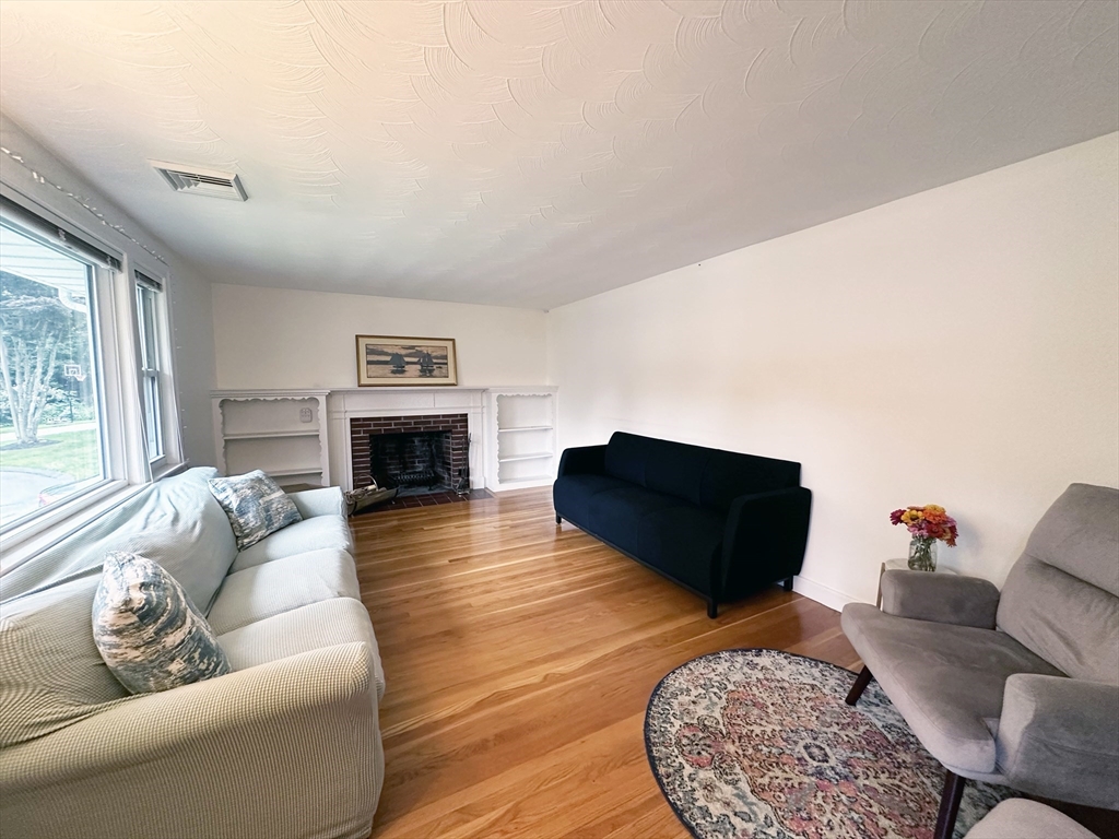 15 Wayland Rd, Wakefield