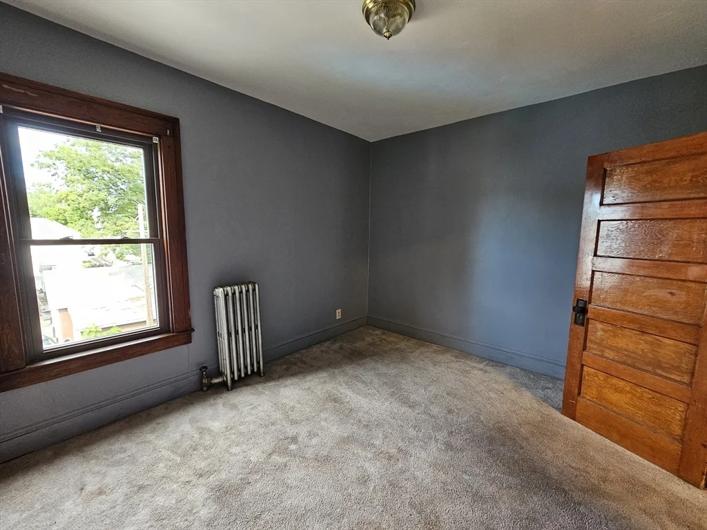 30 Bemis St, Chicopee