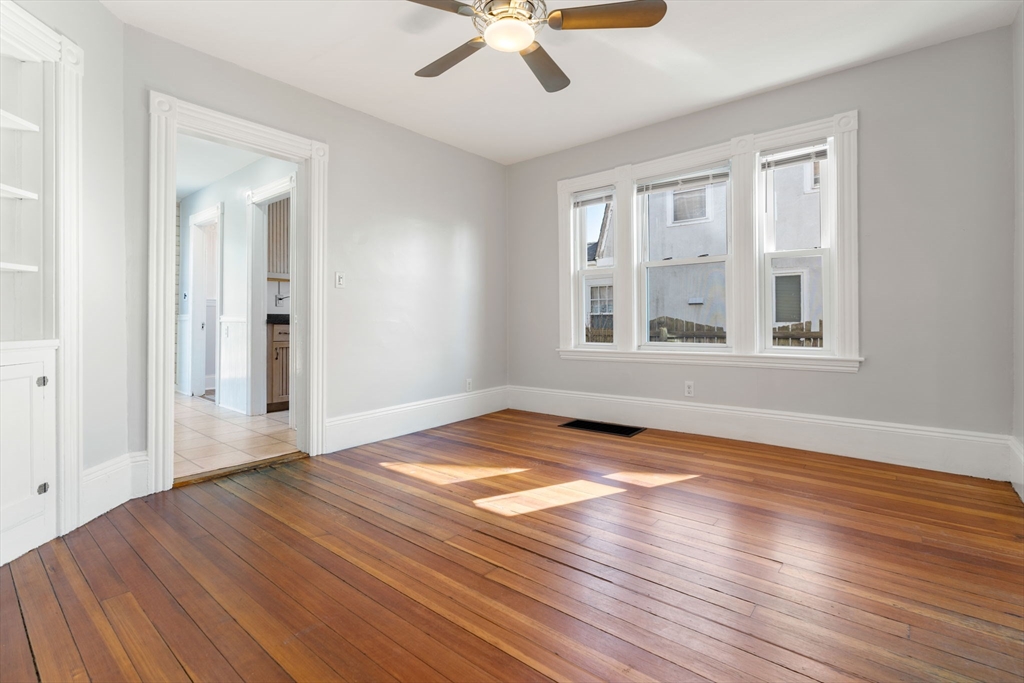 3 Clifford Ave, Beverly