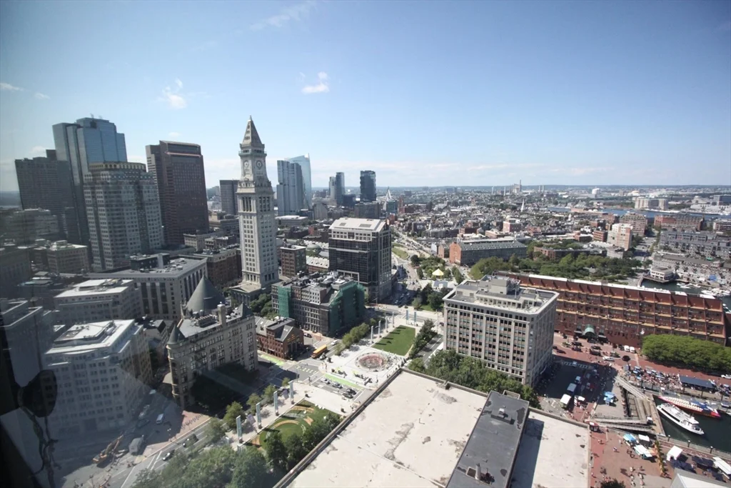 65 E India Row, Downtown