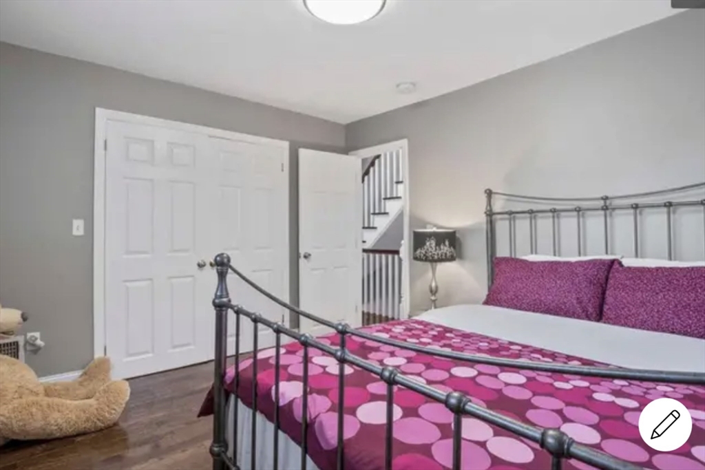 66 Bolton St, South Boston