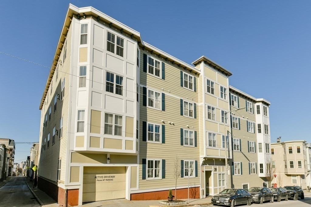 39 Dorchester St, South Boston