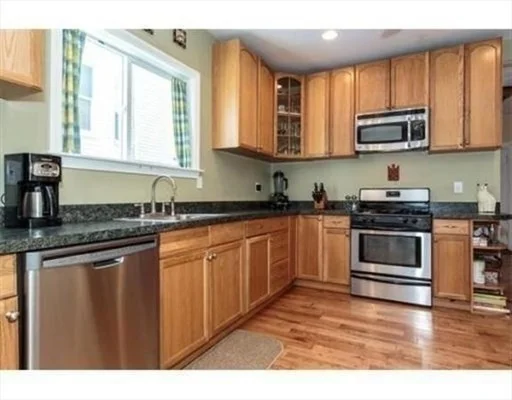 76 Bartlett, Magoun Square