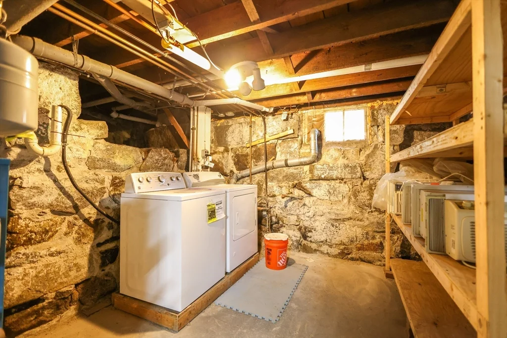 12 Nelson St , Ma 02169, Quincy