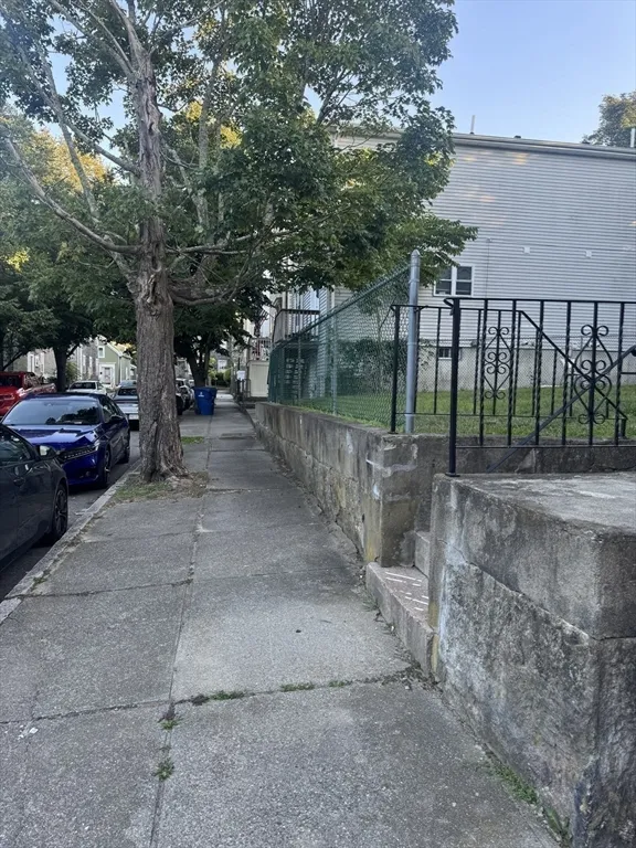 148 Maxfield St, North