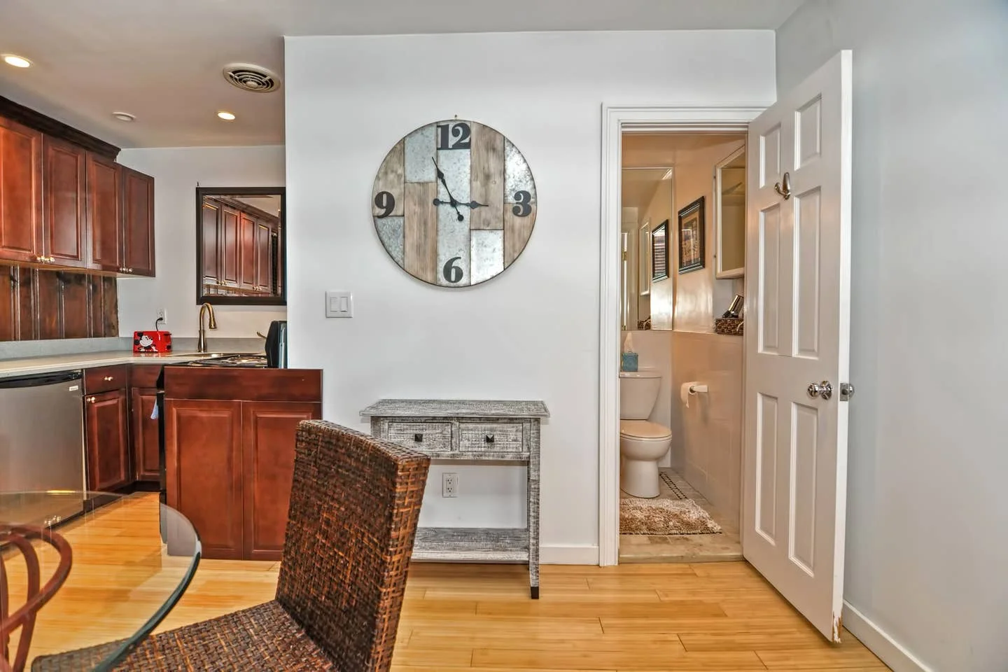 49 Charles St, Beacon Hill