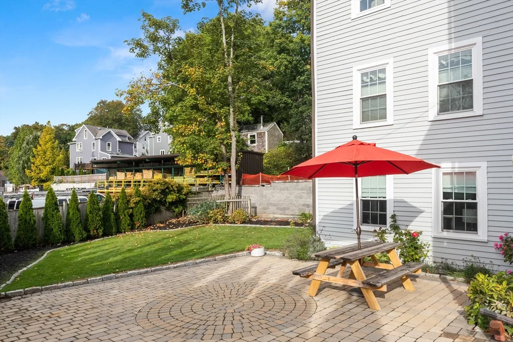 2 Highland Ter, Marblehead