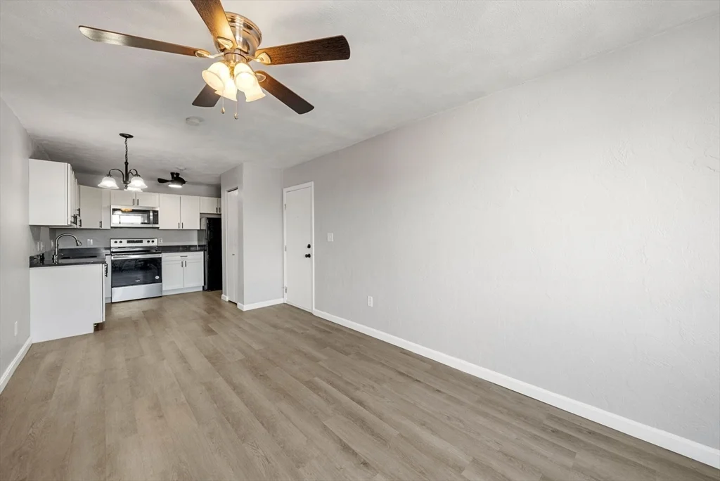 22 Irving St, Glendale