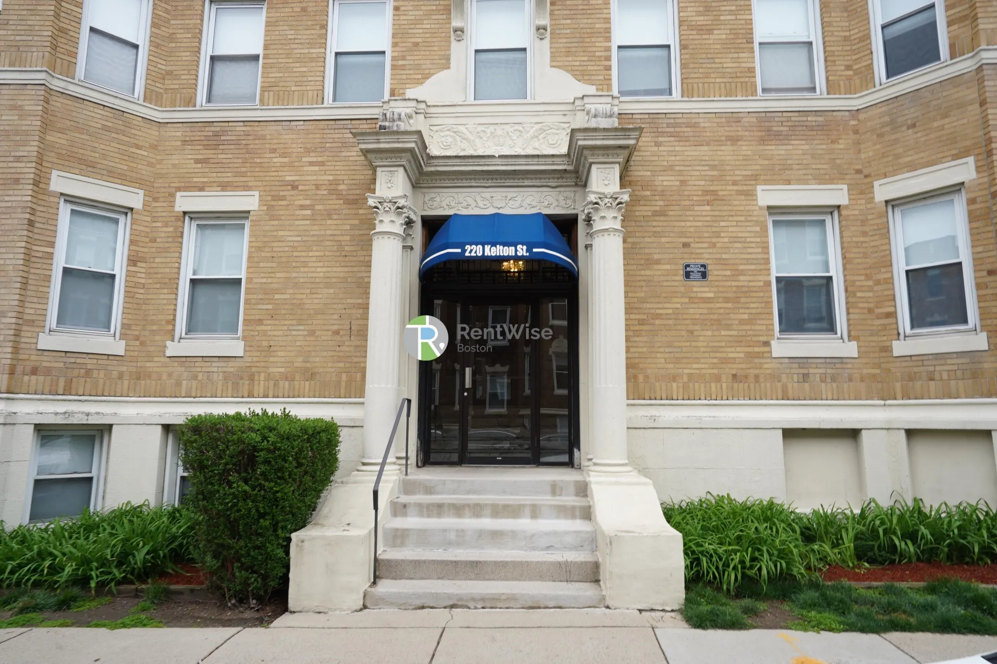 220 Kelton St, Allston
