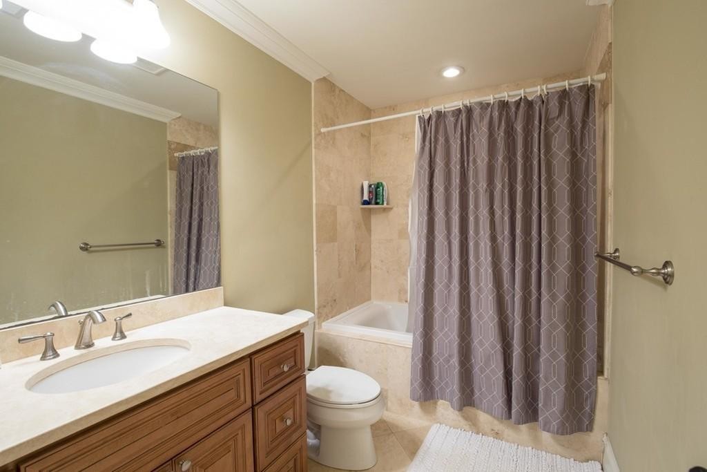 8 Gates St, South Boston