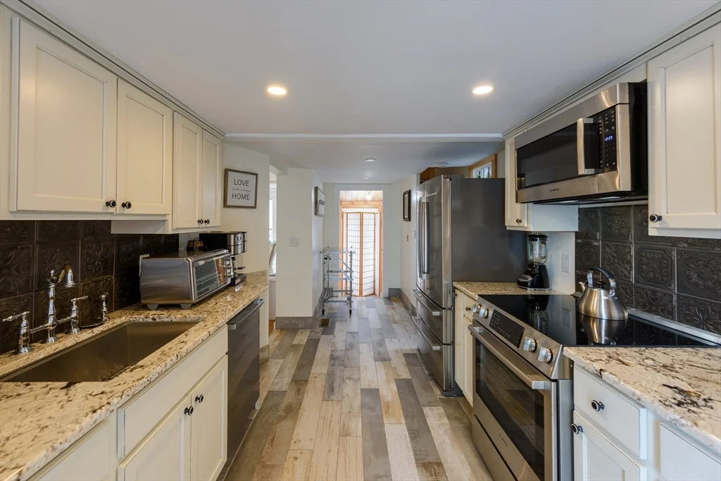 55 Samoset Ave, Oak Bluffs