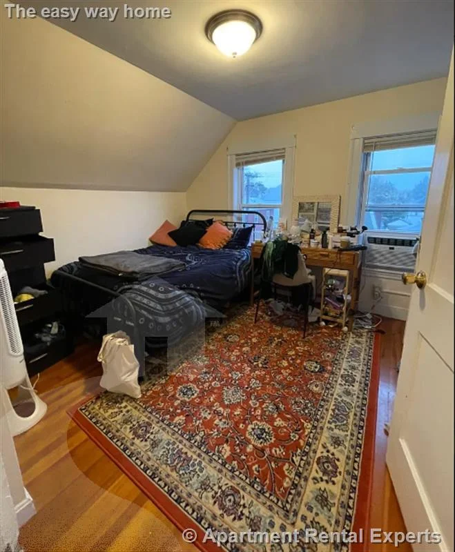 123 Winthrop St, Tufts