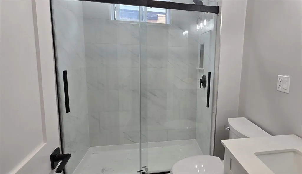 153 Chilton St, Neighborhood Nine