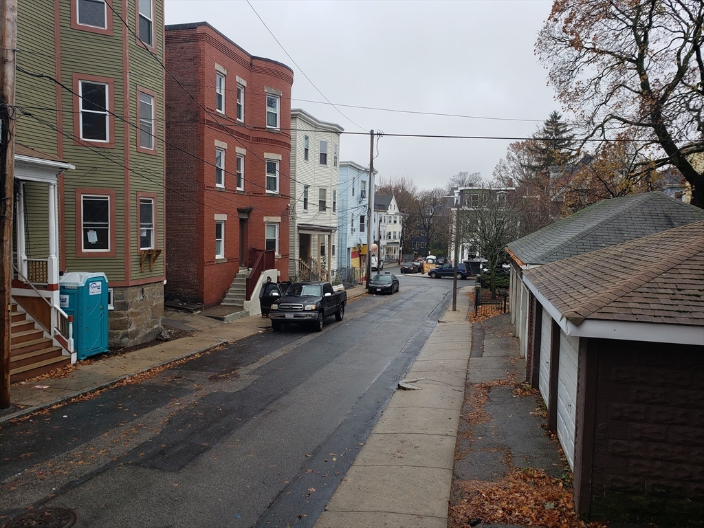 11 Arcola St, Jamaica Plain