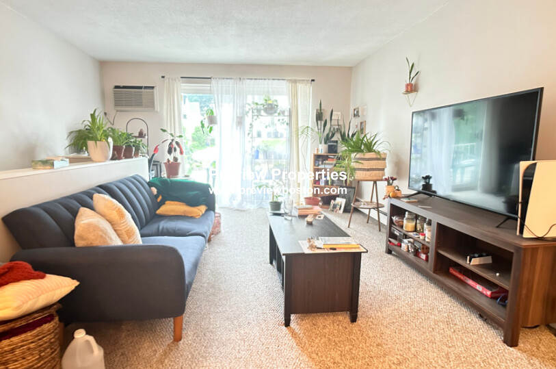 73 Charlesbank Rd, Newton Corner