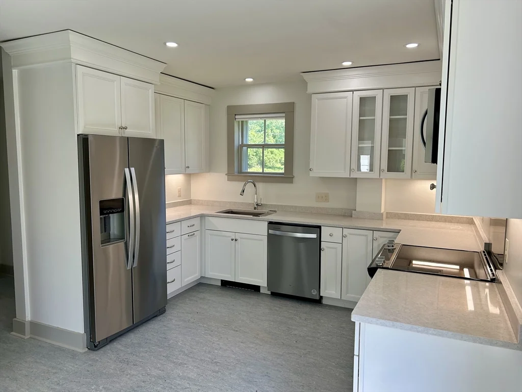 831 Lexington Rd, Concord