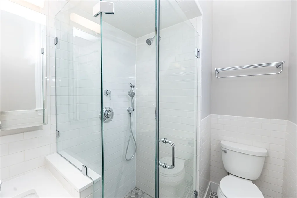 85 Regent St, Roxbury