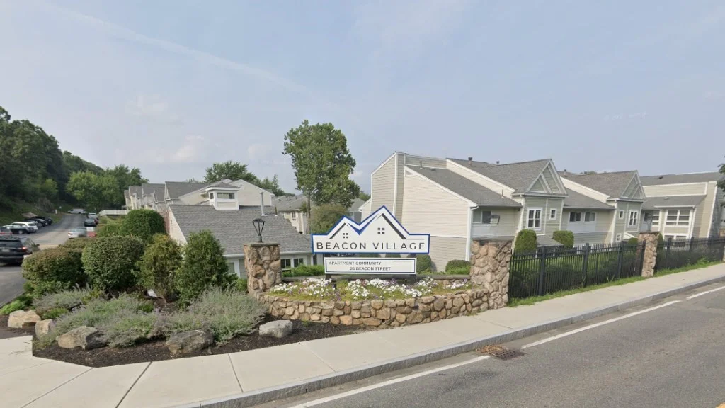 26 Beacon, Burlington