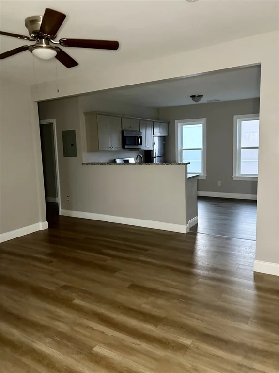 325 Snell, Fall River