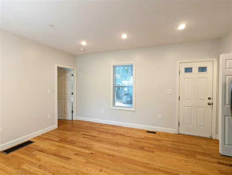 44 Cogswell Ave, North Cambridge