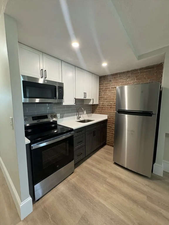 685 E 7th St, South Boston