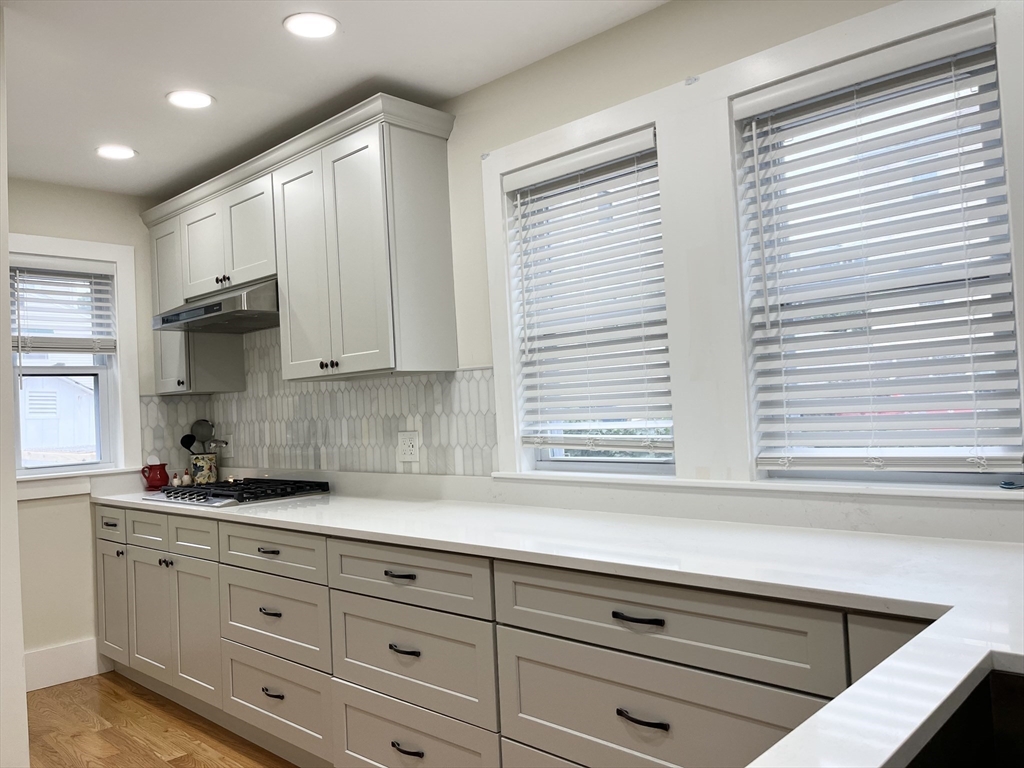 9 Hutchinson St, Dorchester