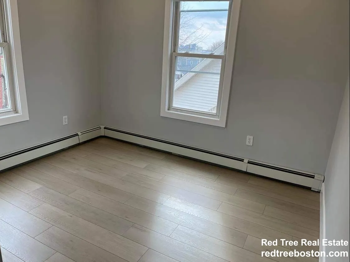 11 Pearl Ter, East Somerville