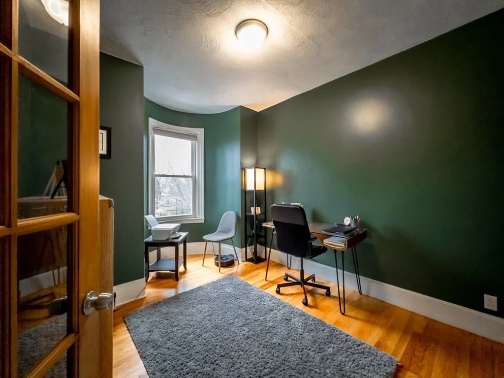 122 Day St, Jamaica Plain