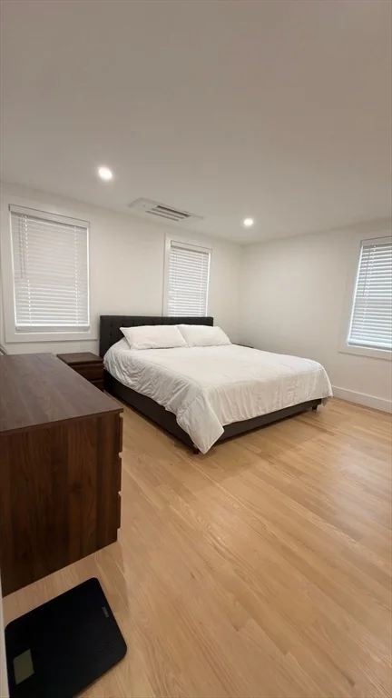 6 Pratt Ave, Beverly