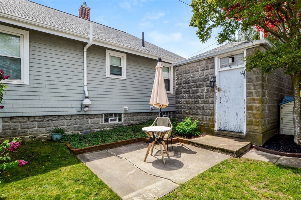 18 Washington Ave, New Bedford